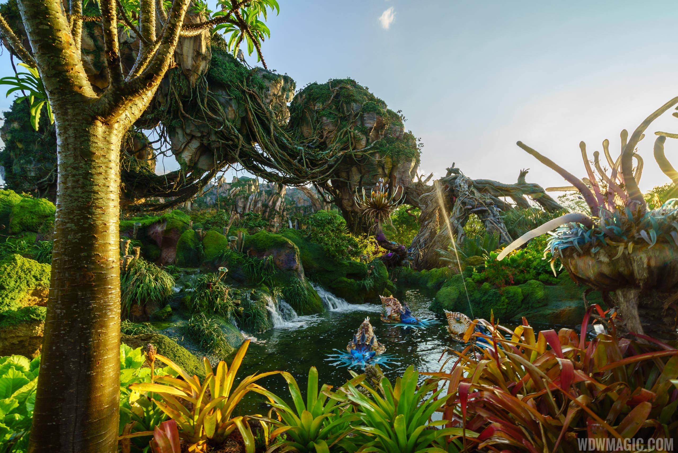 The new area Pandora The World of AVATAR of Disneys newly opened movie  Avatar is like this  GIGAZINE